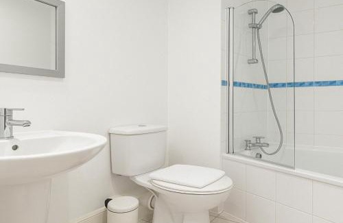 Fulham Broadway Apartment | Cosy Flat in Battersea