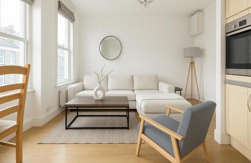 Fulham Broadway Apartment | Cosy Flat in Battersea