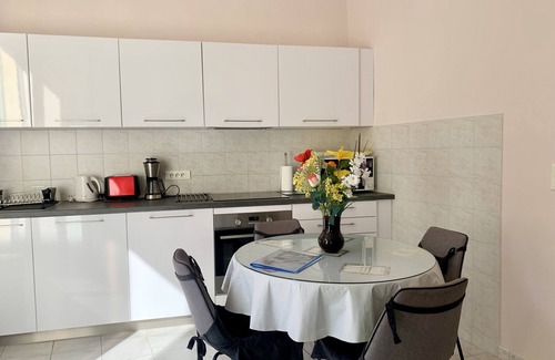 Menton Apartment | Cosy flat with garden in the heart of Menton