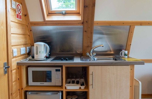 Weston Cabin | Cosy Glamping Cabin With Wood Fired Hot Tub