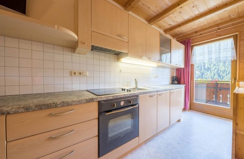 San Leonardo in Passiria Apartment | Cosy Holiday Apartment "Haus Hubertus - 6" with Mountain View & Wi-Fi