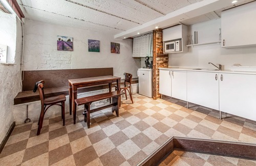 Cherain House | Cosy Holiday Home in Cherain near Forest