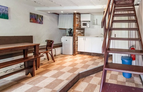 Cherain House | Cosy Holiday Home in Cherain near Forest