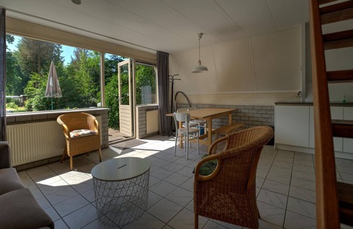 Eerbeek House | Cosy holiday home in Eerbeek with balcony/terrace