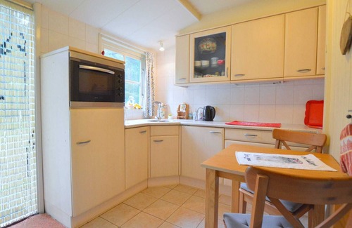 Maarheeze House | Cosy Holiday Home in Maarheeze with Verandah