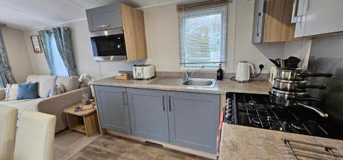 Cowes House | Cosy Holiday home, Thorness Bay