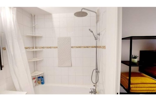 Cergy-Pontoise Apartment | Cosy Home 1, Cergy Le Haut, 30 minutes from Paris