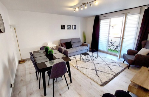 Cergy Apartment | Cosy Home 2, Cergy Le Haut, 30 minutes from Paris