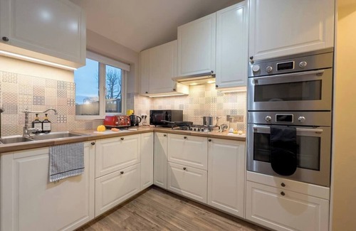 Tokyngton House | Cosy Home by Wembley Stadium