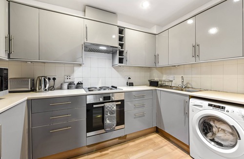 Island Gardens Apartment | Cosy Home in Canary Wharf