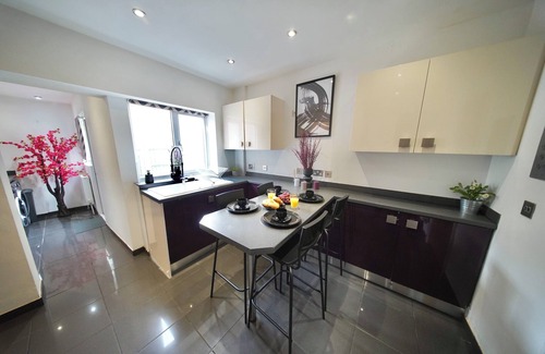 Birmingham House | Cosy Home- Sleeps 5+City Centre+ Netflix+Free Park
