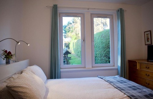 Restalrig House | Cosy Home with Views of Arthur's Seat