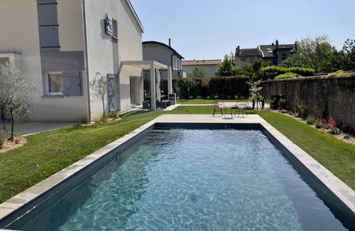 Collonges-au-Mont-d'Or House | Cosy house - pool & garden