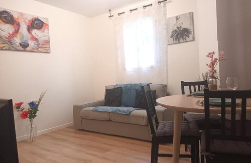 Carrieres-sous-Poissy Apartment | Cosy House en résidence proche RER & Château d'eau