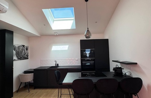 Villenave-d'Ornon House | Cosy house, residential area, garden and barbecue 20 minutes from Bordeaux.