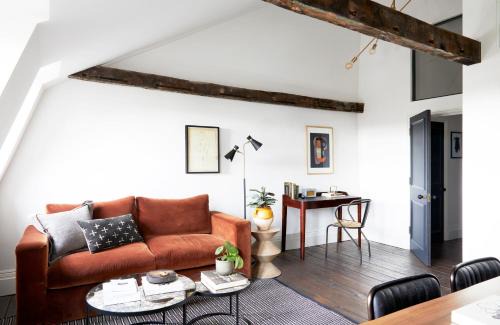 Angel Apartment | Cosy Loft Apartment - minutes from Angel Tube St.