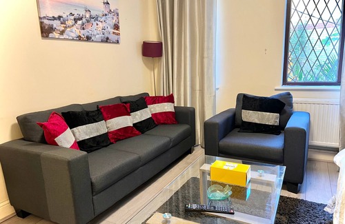 St. Dunstan's House | Cosy London Retreat near Tower Bridge