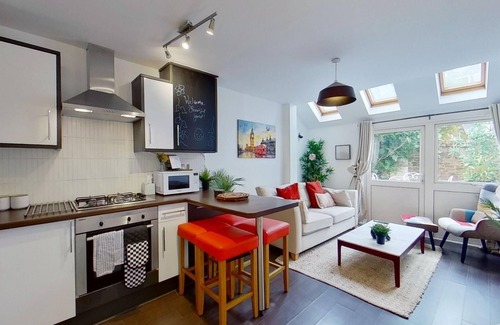 Thornton Apartment | Cosy London SW12, Garden Flat