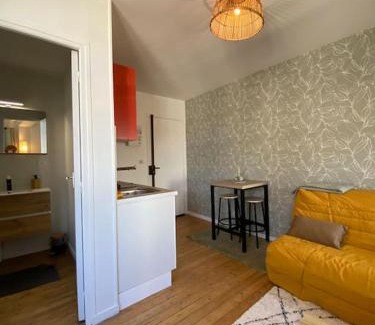 Vierzon Apartment | Cosy Mac Nab