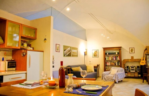 Bettona Apartment | Cosy medieval flat 20m from square