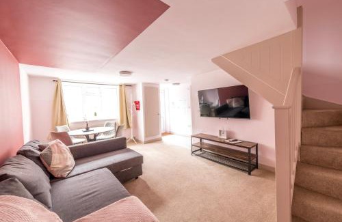 Saint Paul's Apartment | Cosy Medway with FREE PARKING by Prescott Apartments