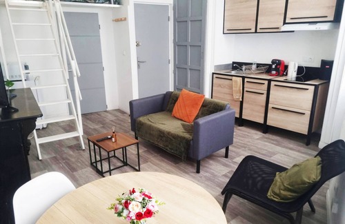 Centre Historique Apartment | Cosy mezzanine studio in Narbonne town center, close to beaches