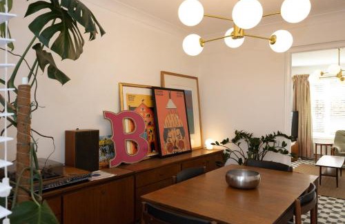 Hyde House | Cosy mid century Stockport with views, dog walks, woodburner