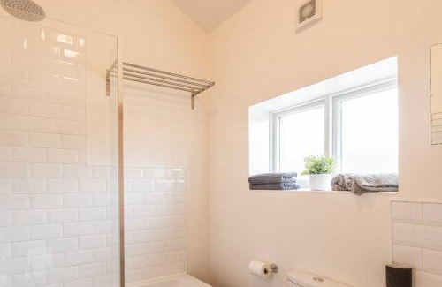 Shipley Apartment | Cosy Mill Workers Cottage Heritage Saltaire