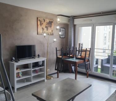 Le Kremlin-Bicetre Apartment | "Cosy & Modern" Logement avec parking privé et proche métro Paris !