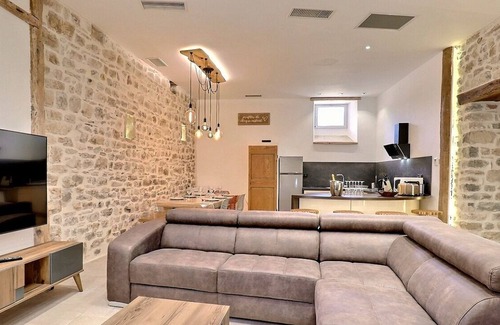 Saint-Remeze House | Cosy nature gite with courtyard, Southern Ardèche, sleeps 4 - Le Figuier