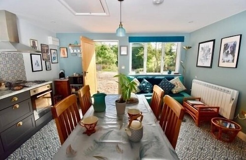 Ticehurst Cottage | Cosy Nature Retreat with Waterviews