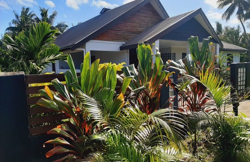 Pacific Harbour Bed & Breakfast | Cosy Nature's Best sites for shark diving, Waterfalls, village tours.