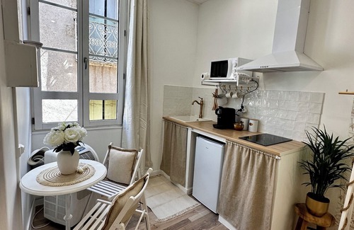 Pezenas Apartment | ✨ Cosy nest in the heart of Pézenas - Comfort & charm by Sandro