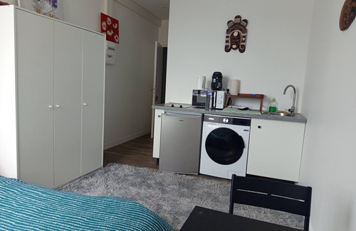Cambrai Apartment | Cosy new studio in the heart of town with a view of the square