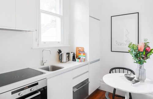 Glebe Apartment | Cosy Nook In Inner-city Victorian Mansion