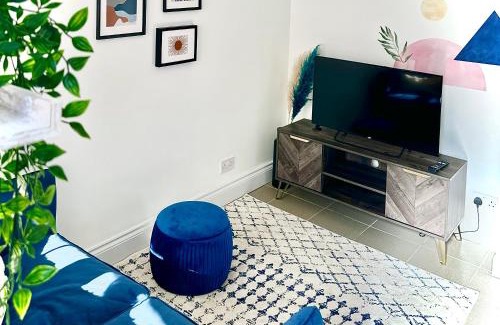 Trowbridge Apartment | Cosy One Bedroom Apartment