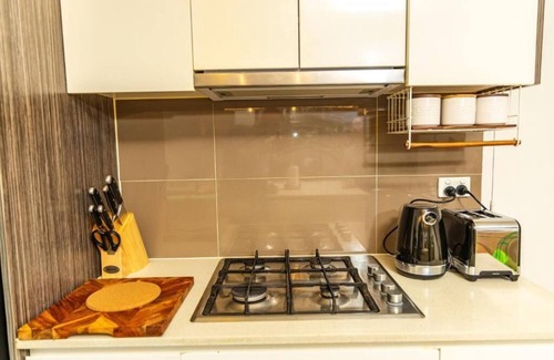 Harris Park Apartment | Cosy Parra Stylish 2 Bedroom Aprt 5-Min Walk to Station Private Big Car Park