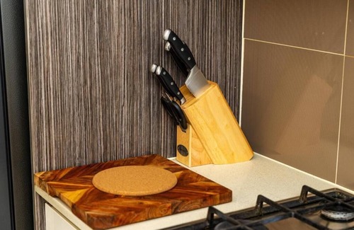 Harris Park Apartment | Cosy Parra Stylish 2 Bedroom Aprt 5-Min Walk to Station Private Big Car Park