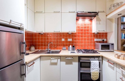 Churchill Apartment | Cosy Pimlico Retreat