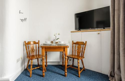 West End Apartment | Cosy & Quiet Flat near Haymarket Station