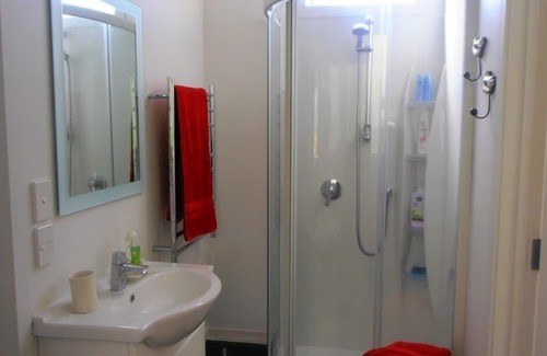 Rewa Cabin | Cosy Quiet Lodge in Picturesque Garden and Orchard
