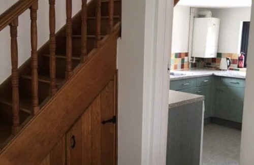 Holsworthy House | Cosy, quiet space in pretty countryside with access to fields. 20 mins to coast.