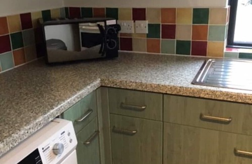 Holsworthy House | Cosy, quiet space in pretty countryside with access to fields. 20 mins to coast.