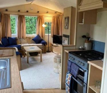 Treator Ski Chalet | Cosy Quiet Static Caravan Mawgan Porth St Eval