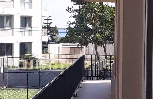 Tweed Heads Apartment | Cosy rainbow bay unit 100m from the beach