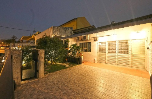 Petaling Jaya House | Cosy & relaxing home opposite Taman Bahagia LRT Station @ PJ SS2