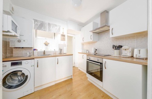 Jedburgh Apartment | Cosy River‑side Cottage in Jedburgh, Steps from Canongate Bridge