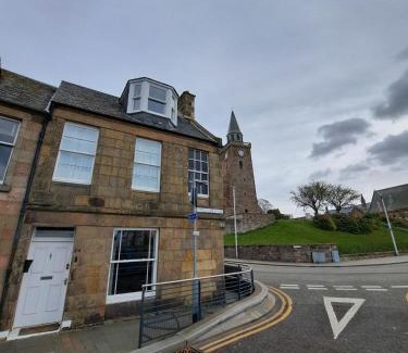 Inverness City Centre Apartment | Cosy Riverside Apartment
