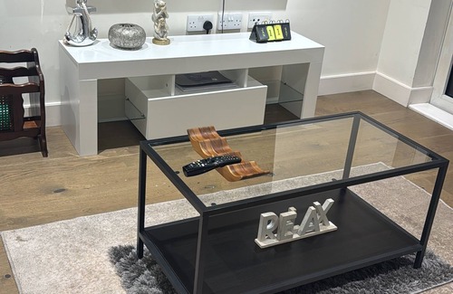 Woolwich Apartment | Cosy Riverview apartment. 10mins to the o2 Arena.