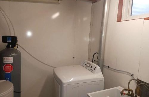 Rosemount House | Cosy Romantic and Cost Effective Stay in Kitchener